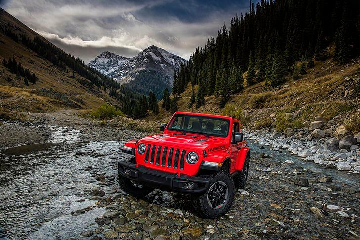 Jeep Wrangler er et terrængående køretøj fremstillet af det amerikanske firma Chrysler (en afdeling af Jeep).
