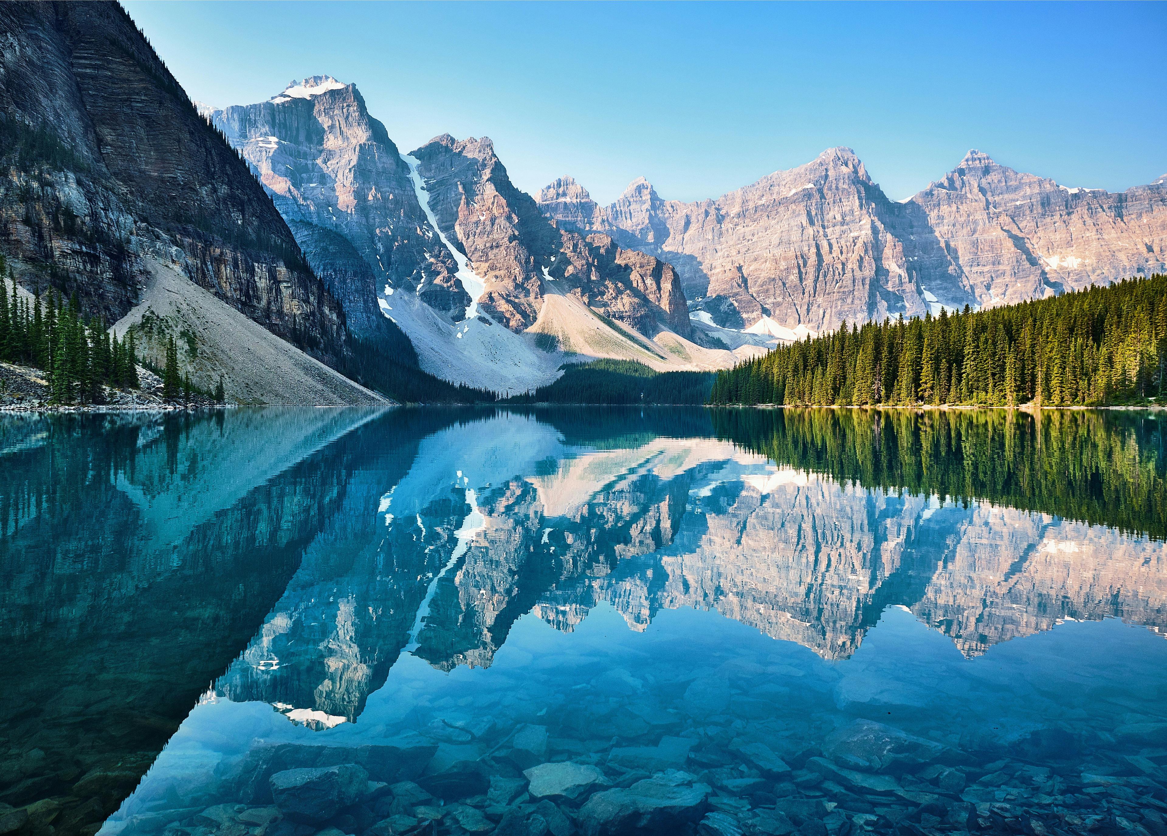 HUNTING IN THE NORTHWEST TERRITORIES (N.W.T.): EXPLORING GEOGRAPHICAL CHARACTERISTICS, DEMOGRAPHICS, ASSOCIATIONS AND CLUBS, LAWS AND HUNTING SEASONS 