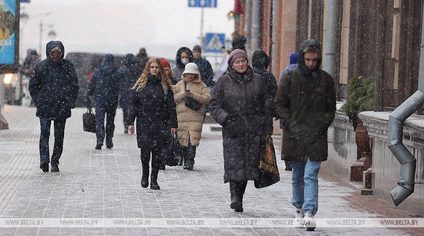 ФОТОФАКТ: В Минске выпал снег.