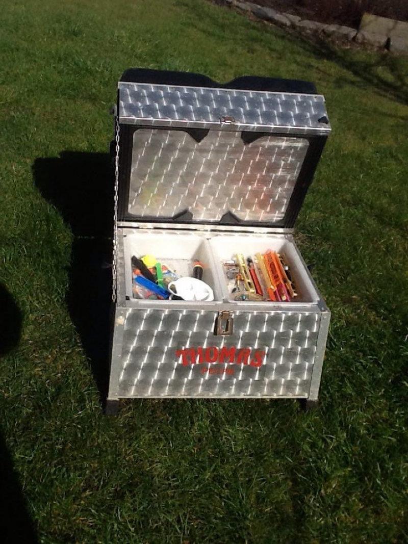 Vends caisse de pêche (me contacter par MP) 50 euros