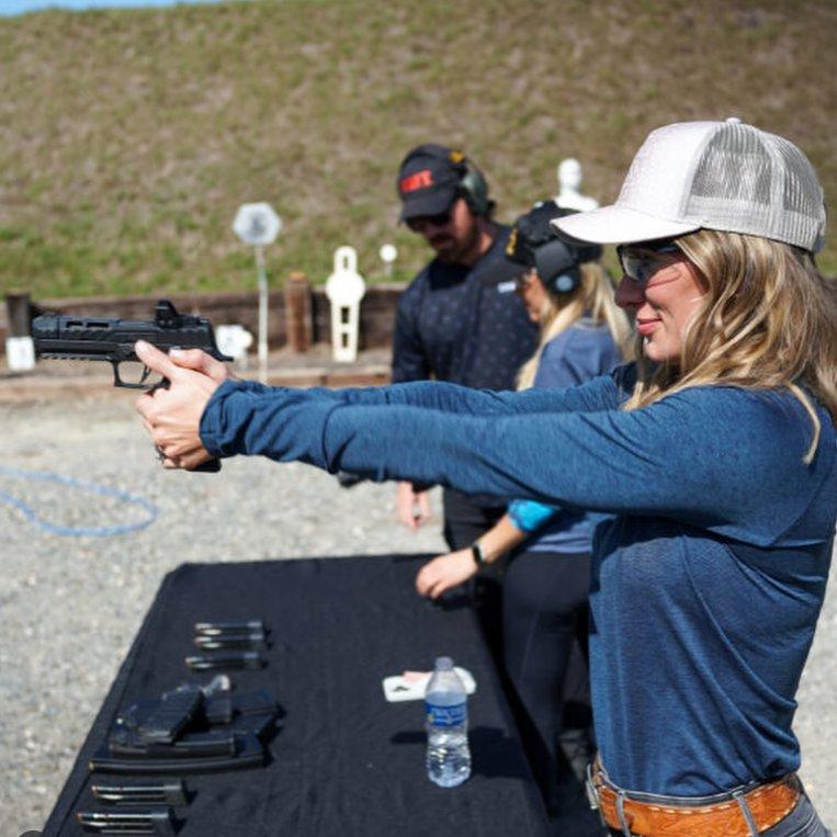 Eva Shockey — female hunter, blogger, and opinion leader in the world of ethical hunting