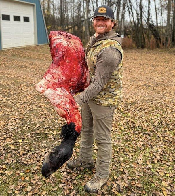 "Any guesses what animal this front shoulder is from?" - @raschgarrett