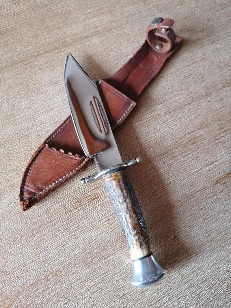 Je me sépare de ce couteau chasse