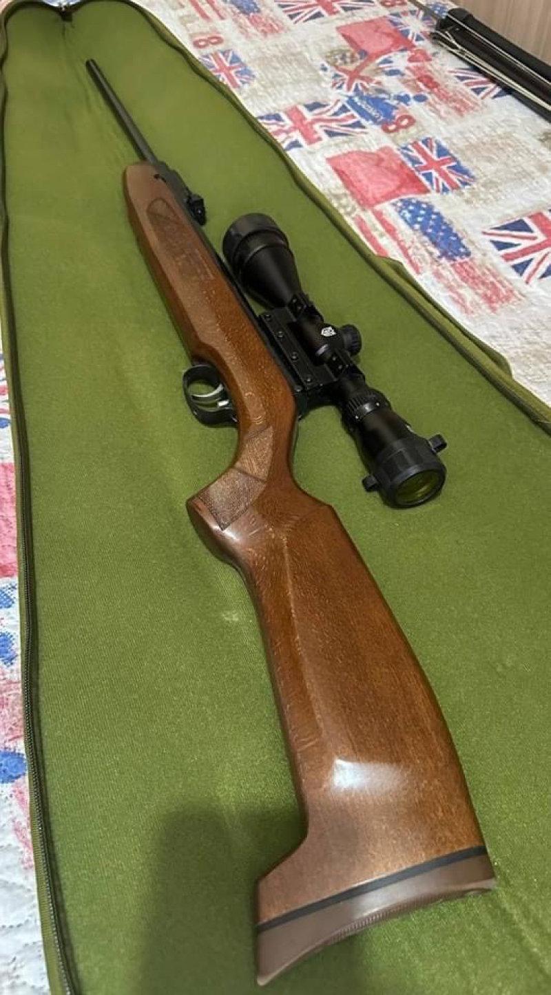 Carabine Weihrauch hw50s Depo 4.5 comme neuve, avec lunette Nikko Stirling 3-9x 40 Mountmaster.