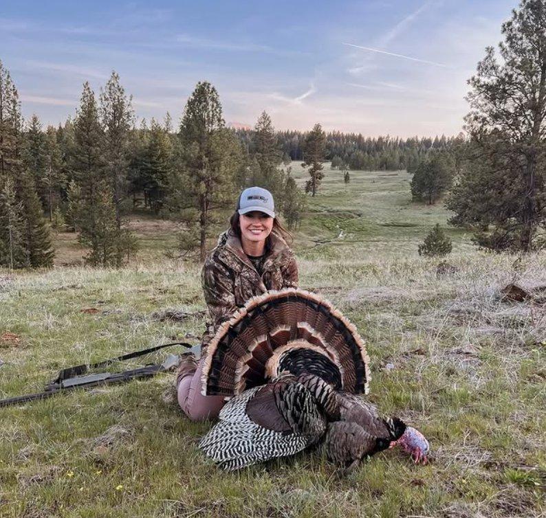 Hannah Barron — hunter, blogger, and wildlife star: how “Catfish Girl” inspires millions
