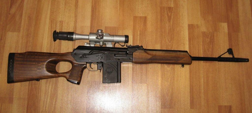 Prva šibrovka družine Vepr je bila izdelana na osnovi mitraljeza Kalašnikov v tovarni Molot leta 1995.