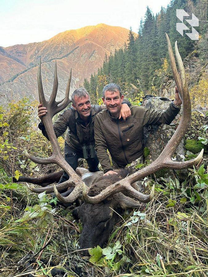 Tien Shan Maral, Hunting in Kazakhstan