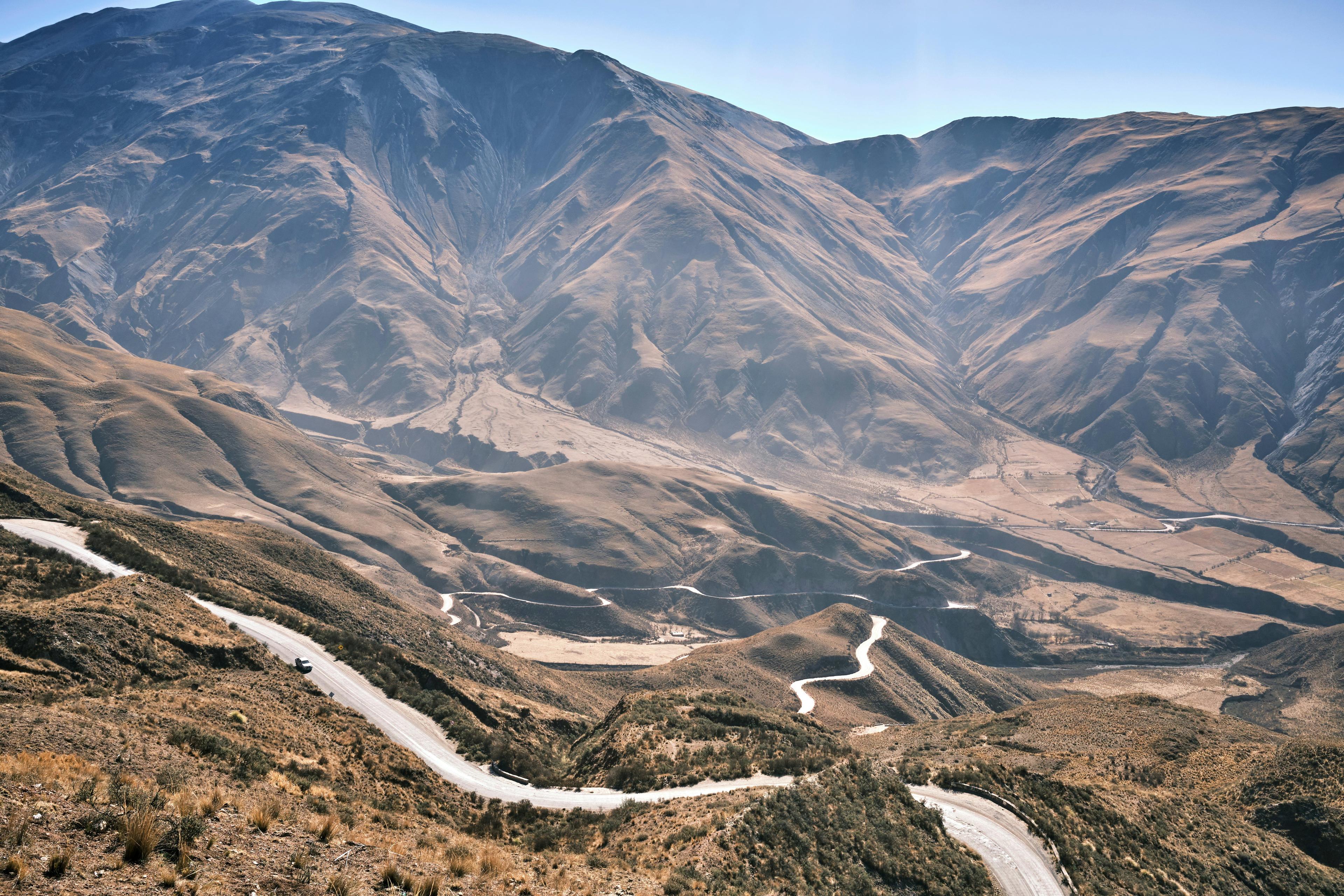 Caza en Antártida Argentina: geografía, tipos de caza, asociaciones de cazadores, legislación de caza y tradiciones