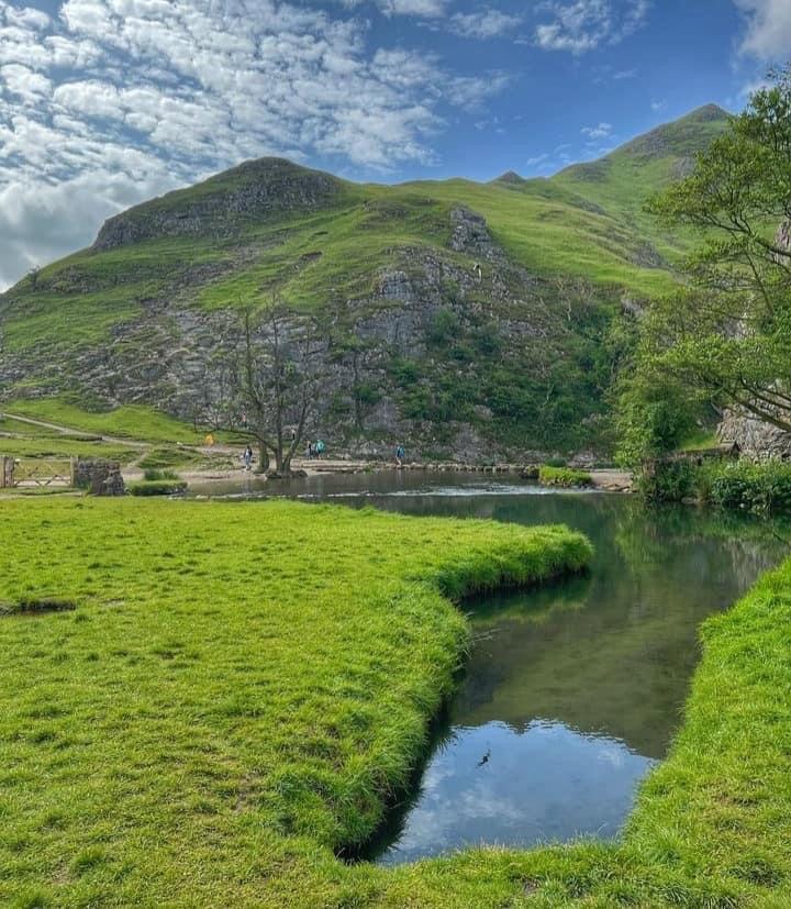 Dovedale is a valley in the Peak District of England ✨🌿