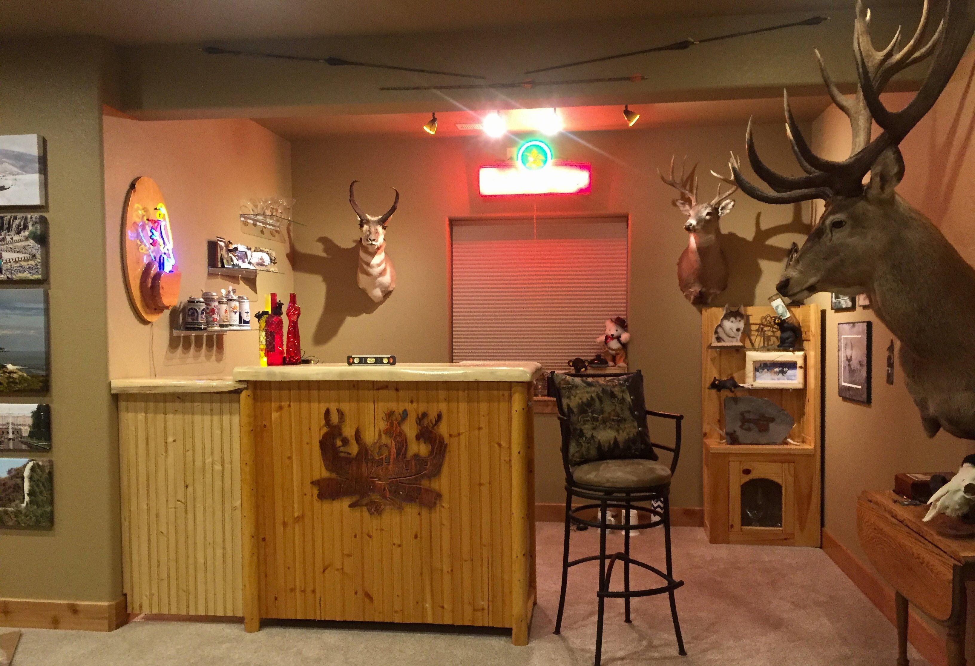 5 Tips to Set Up a Hunting Trophy Room!