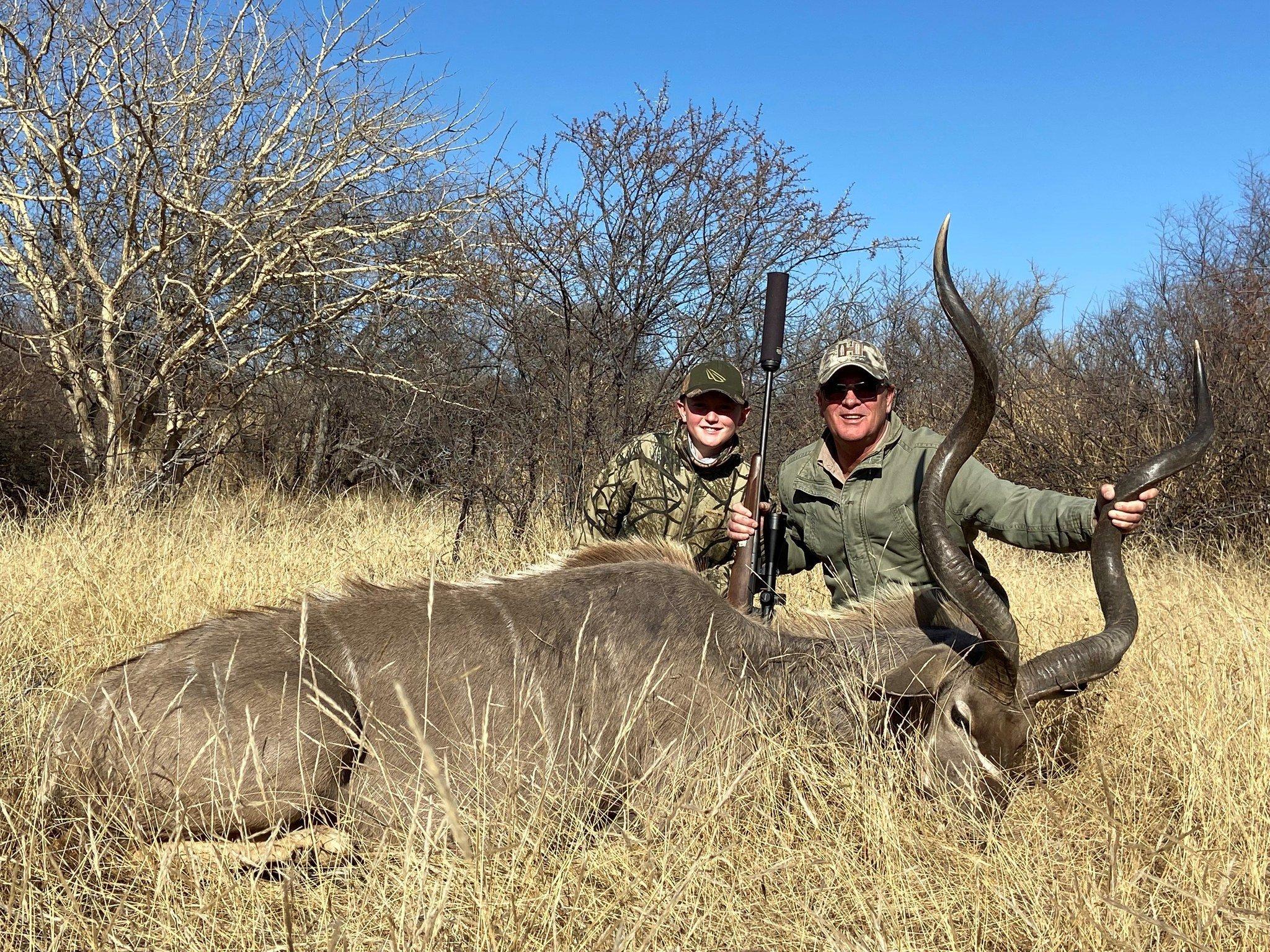 Hunting in Save Valley, Zimbabwe: Unveiling Geographical Characteristics and Exploring Types of Hunting in Save Valley  