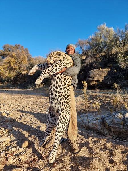Cancelation Leopard Hunt mid September to November in Namibia !!!