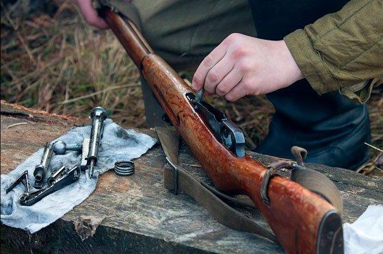 Когда и как следует чистить оружие