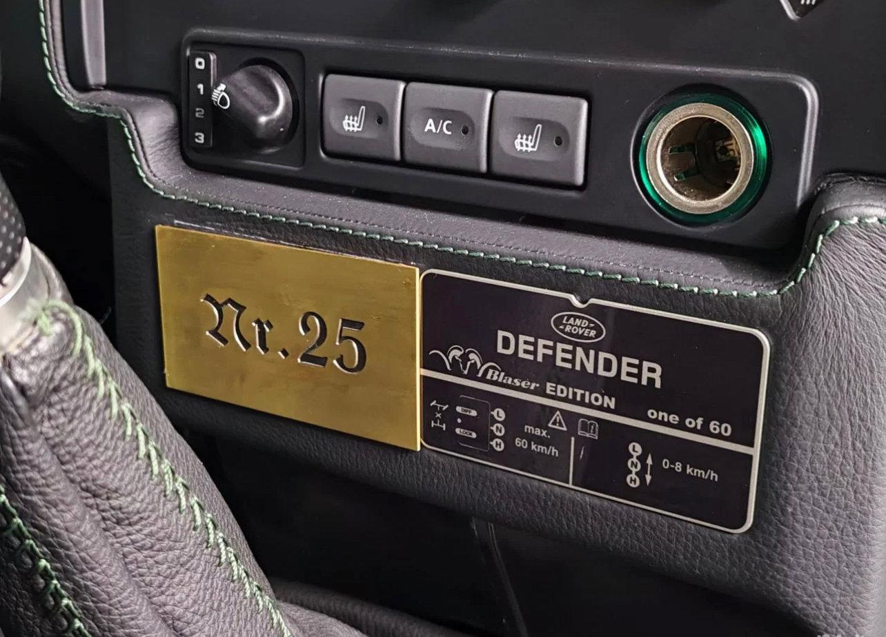 Оригинальная версия Land Rover Defender Blaser Edition, № 25 из 60