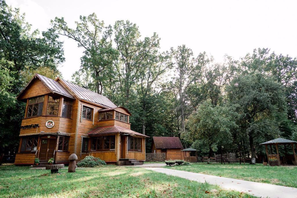 Hunter House Pererov