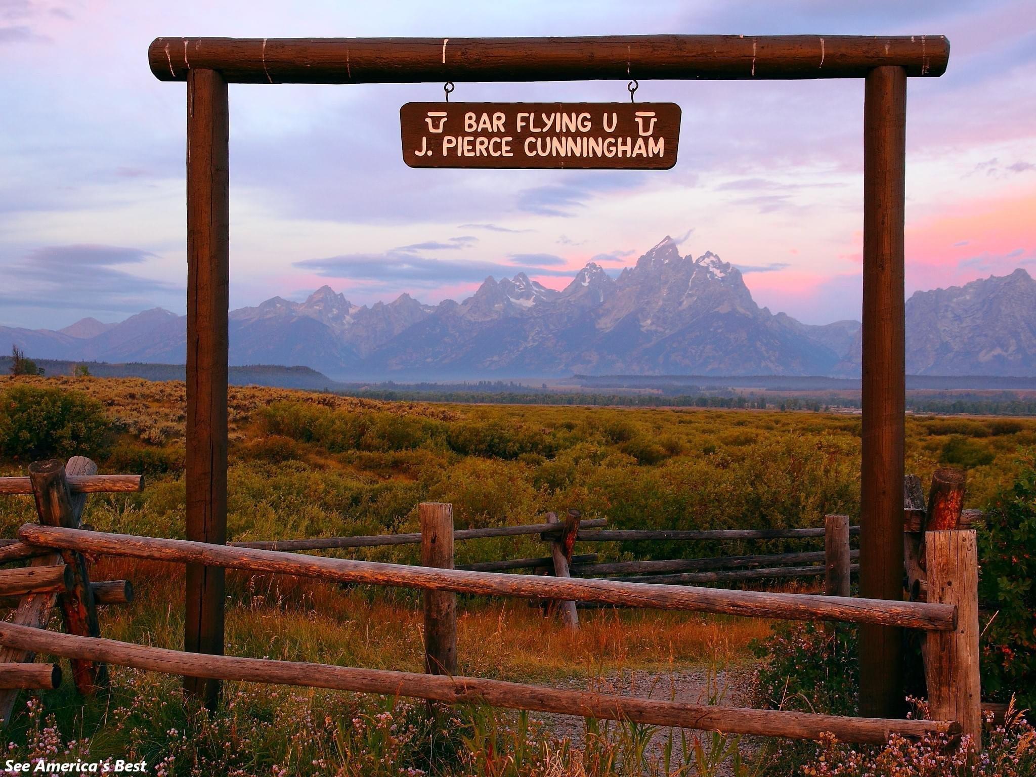In addition to Yellowstone, the neighboring Grand Teton National Park is also worth spending your time!