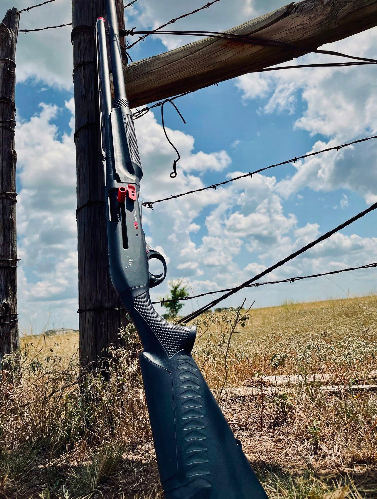 Benelli M2 Speed Shotgun Review: Full Specs, Features, Price, Mods & Hunting Performance