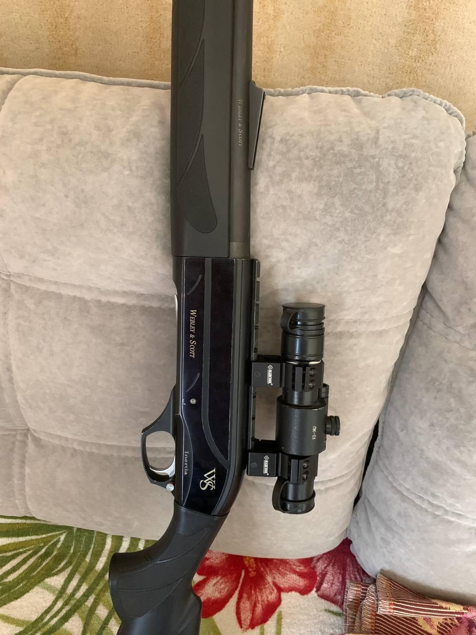 Webley Scott 812 Semi-Automatic Shotgun (12/76) Review 