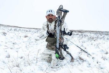 Lee heads north to battle both Mother Nature and giant Alberta mule deer.