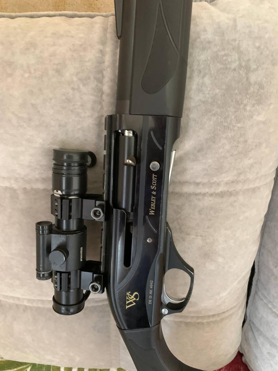 Webley Scott 812 Semi-Automatic Shotgun (12/76) Review 