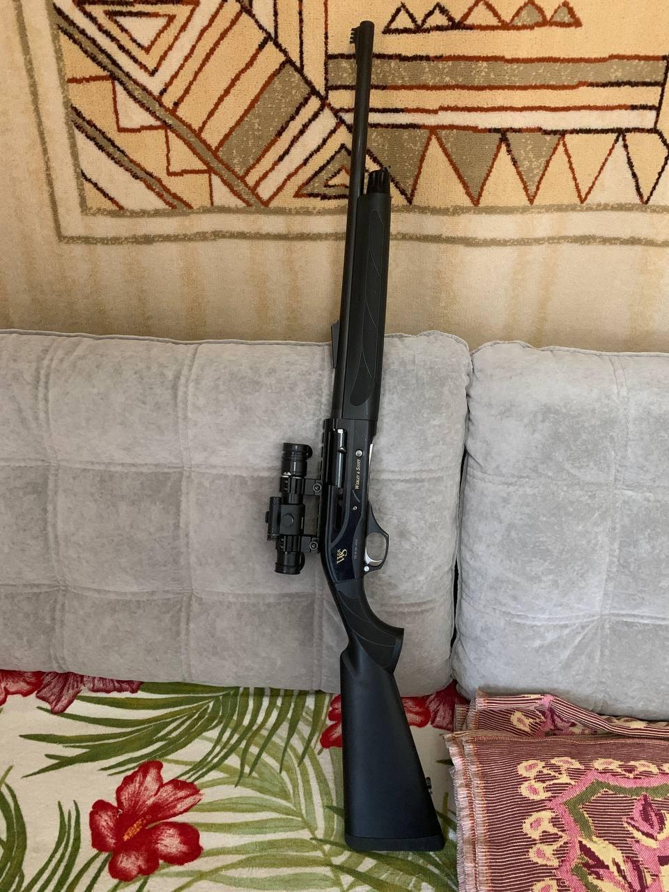Webley Scott 812 Semi-Automatic Shotgun (12/76) Review 