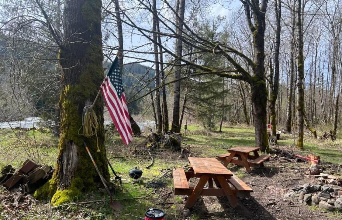 SPORTSMAN’S PARADISE!