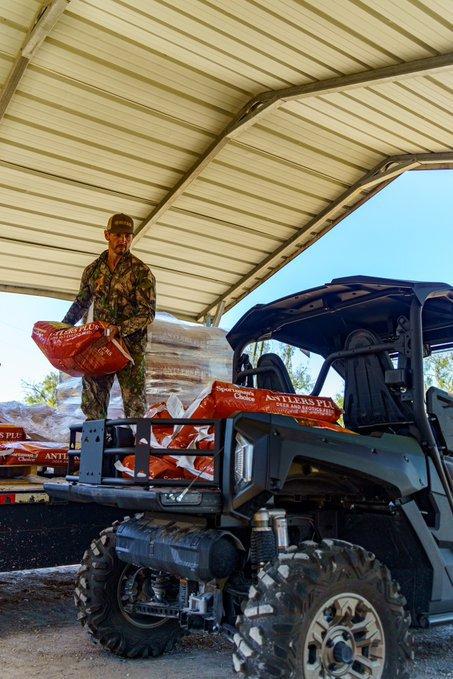 Loading up for the weekend, how do you move your feed around?