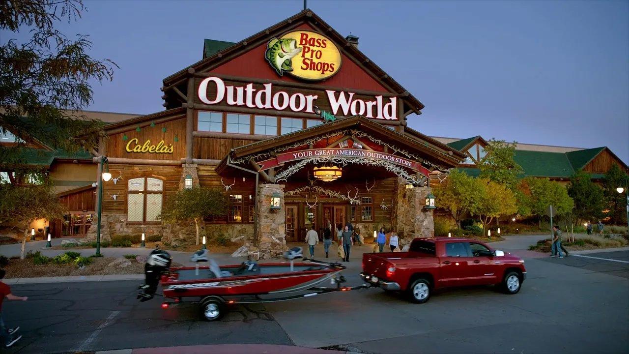 BPS Direct, LLC, ведущая бизнес как Bass Pro Shops, является американским частным розничным продавцом спортивных товаров, который предлагает товары для охоты, рыбалки, кемпинга и другие сопутствующие товары для отдыха на природе.