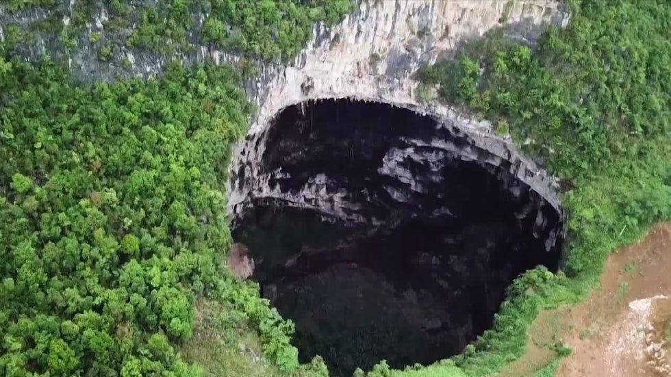 Enormous Sinkhole With Ancient Forest Inside Discovered in China