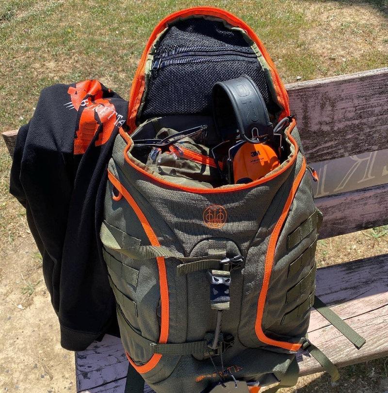 Sac à dos modulable beretta 35L de couleur vert est pensé et conçu pour répondre à vos besoins.
