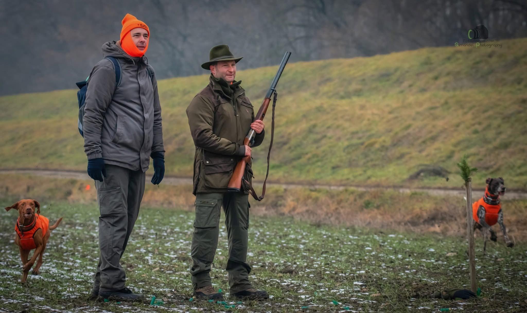The second series of hunting photos from a pheasant hunt between the banks in the heart of the floodplain forests.🐾🌿