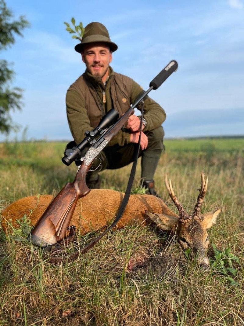 A memory of the best time of the year - Red deer,Sika deer ,Fallow deer and Roebucks rut in Europe 🇭🇺🇨🇿🇸🇰, when I was hunting with clients.🌲🦌📯