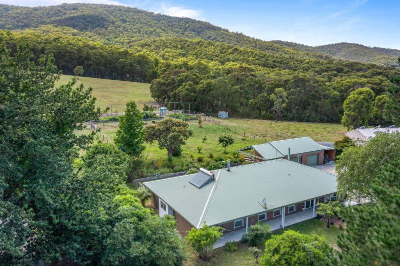 For Sale: "Chum Creek" - Where Space & Tranquility Live