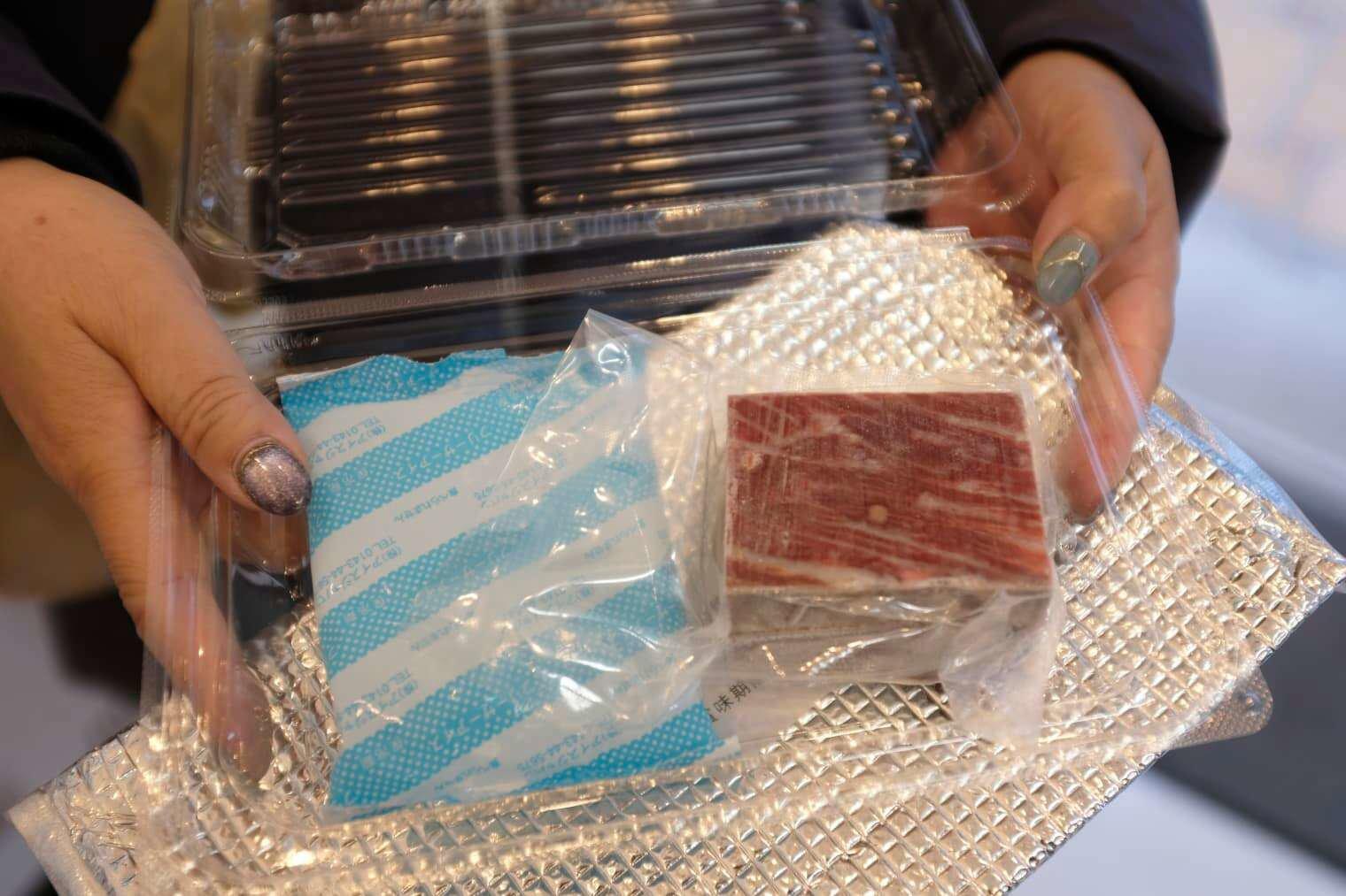 Whale meat vending machine business continues boom in Japan