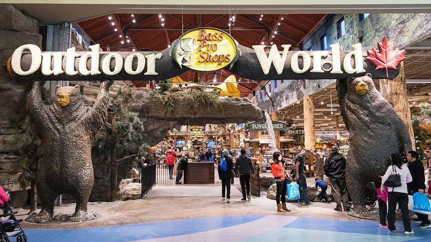BPS Direct, LLC, ведущая бизнес как Bass Pro Shops, является американским частным розничным продавцом спортивных товаров, который предлагает товары для охоты, рыбалки, кемпинга и другие сопутствующие товары для отдыха на природе.