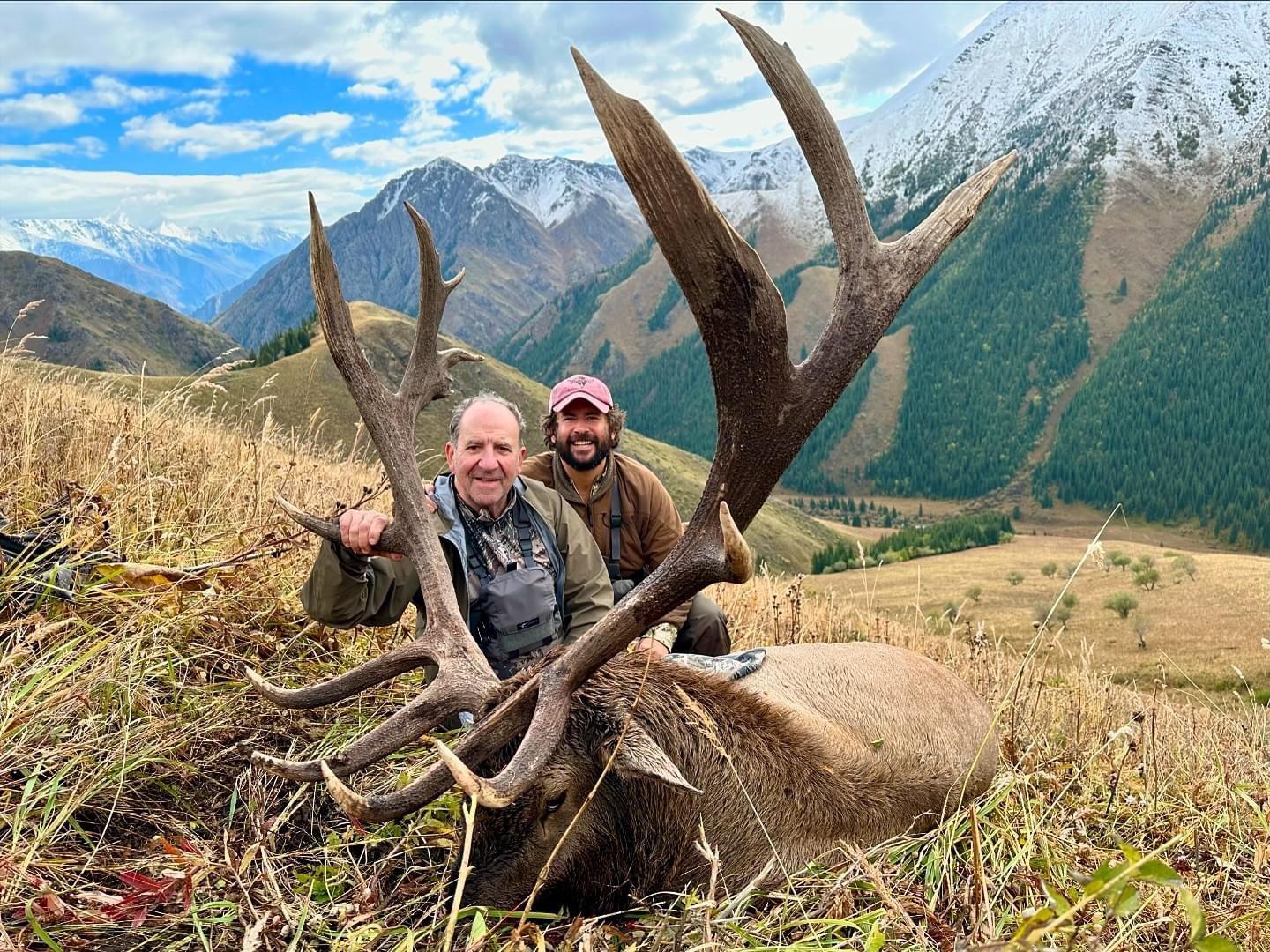 🇺🇸 An epic hunt that gave us the opportunity to explore some incredible and untouched areas, where we found not only plenty of Marals, but an adventure like no other.