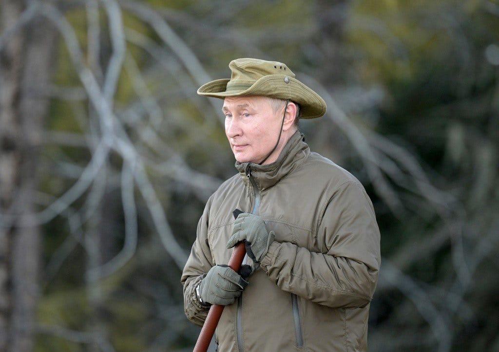 Президент России Владимир Путин провёл рабочую поездку в Приморье и Амурской области, после которой российский лидер на несколько дней отправился отдохнуть в сибирскую тайгу.