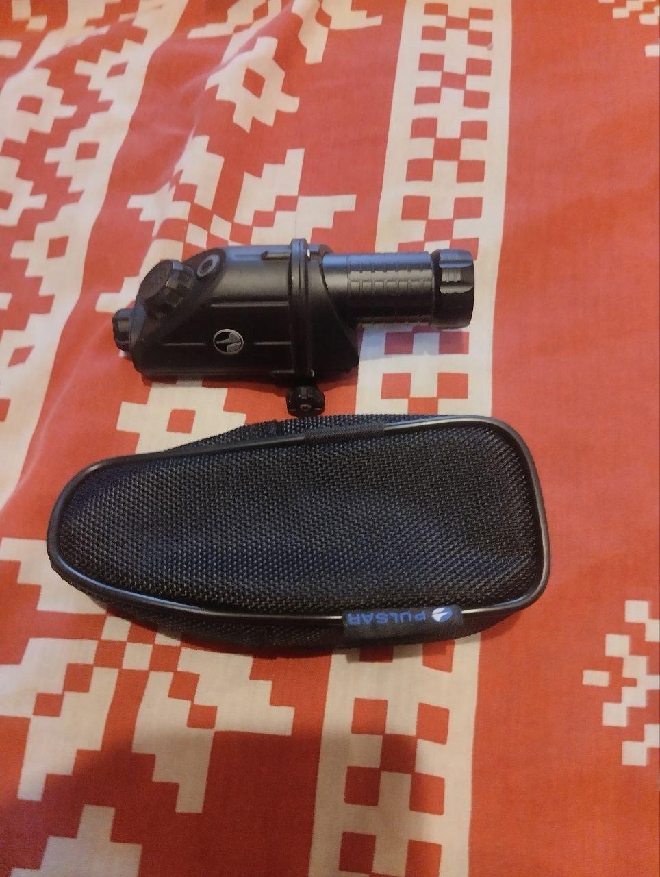 The Pulsar AL-915 laser spotlight offers a unique blend of high-performance illumination and innovative technology, making it an appealing choice for both outdoor enthusiasts and professionals.
