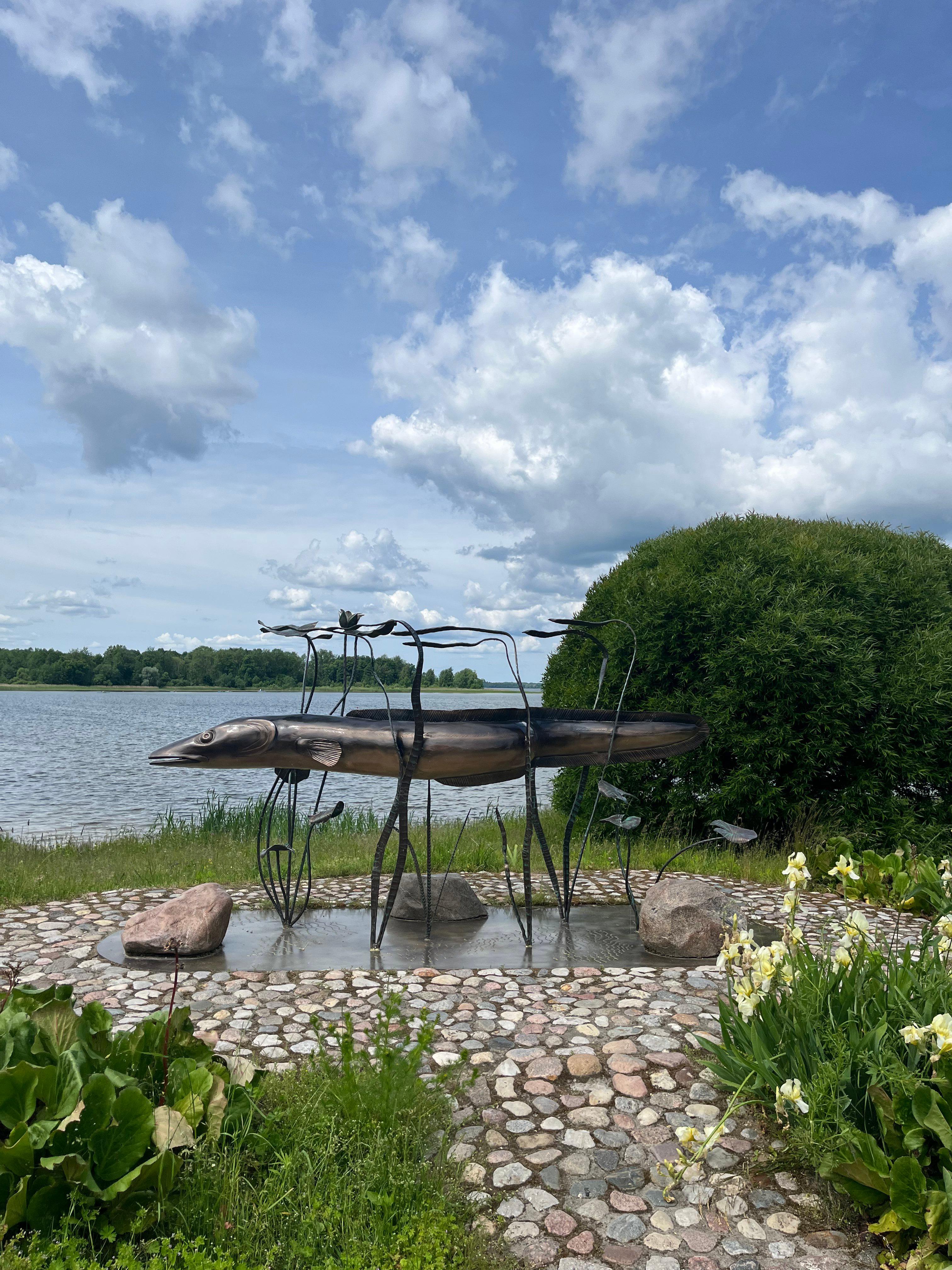 Eel statue.