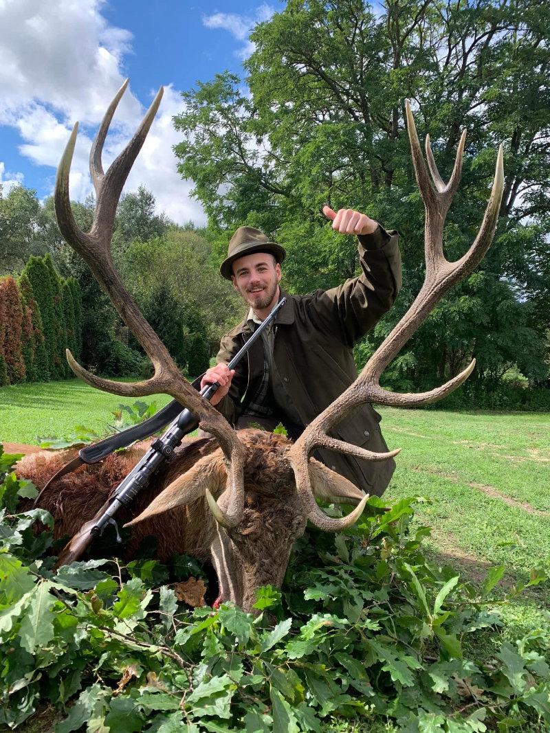 A memory of the best time of the year - Red deer,Sika deer ,Fallow deer and Roebucks rut in Europe 🇭🇺🇨🇿🇸🇰, when I was hunting with clients.🌲🦌📯