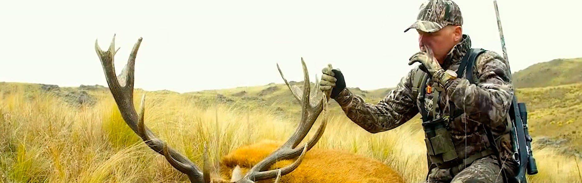 We travel to the beautiful Rincon de Luna Lodge in the Cordoba province of Argentina, as we takes on the rocky terrain in the mountains on the hunt for the beautiful Red Stag.