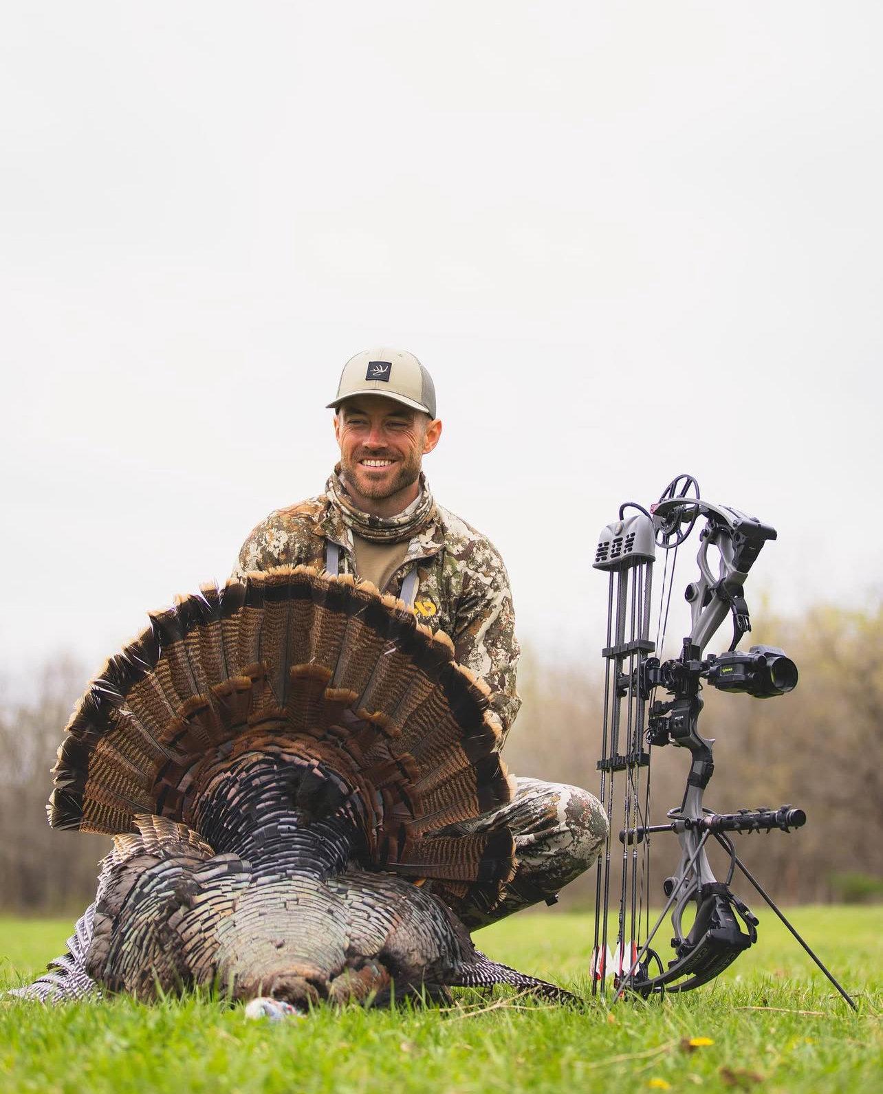 Shawn Luchtel — Whitetail Hunting Influencer & Blogger | Heartland Bowhunter Cinematographer