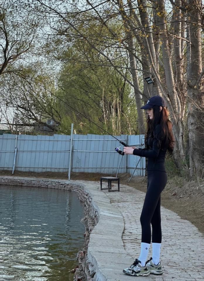 There were two fish on the hook, but they didn't take the bait, which is not good.