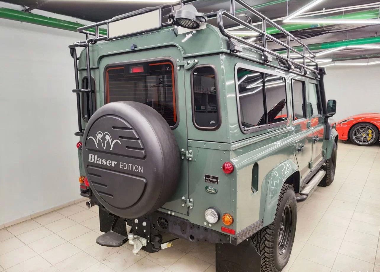 Оригинальная версия Land Rover Defender Blaser Edition, № 25 из 60