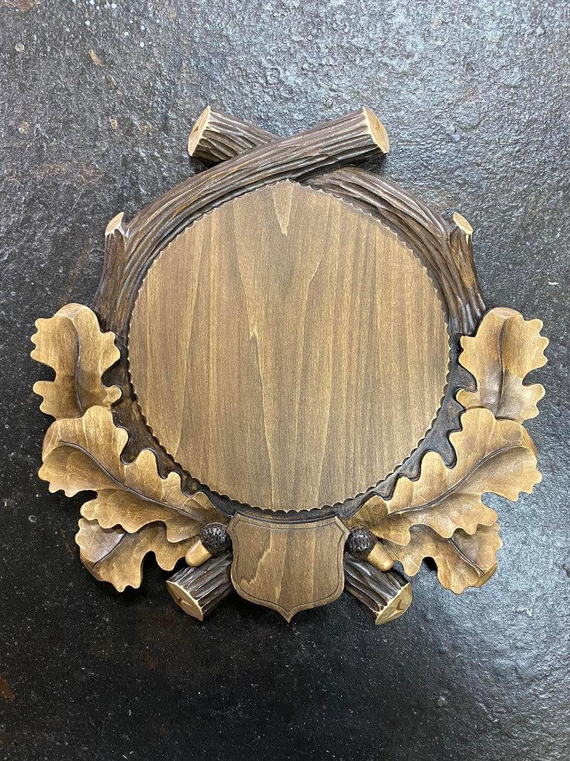 Ecussons trophées faits à la main pour sanglier.