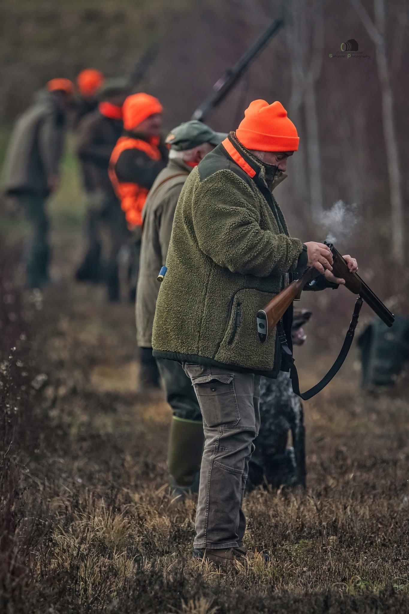 The second series of hunting photos from a pheasant hunt between the banks in the heart of the floodplain forests.🐾🌿