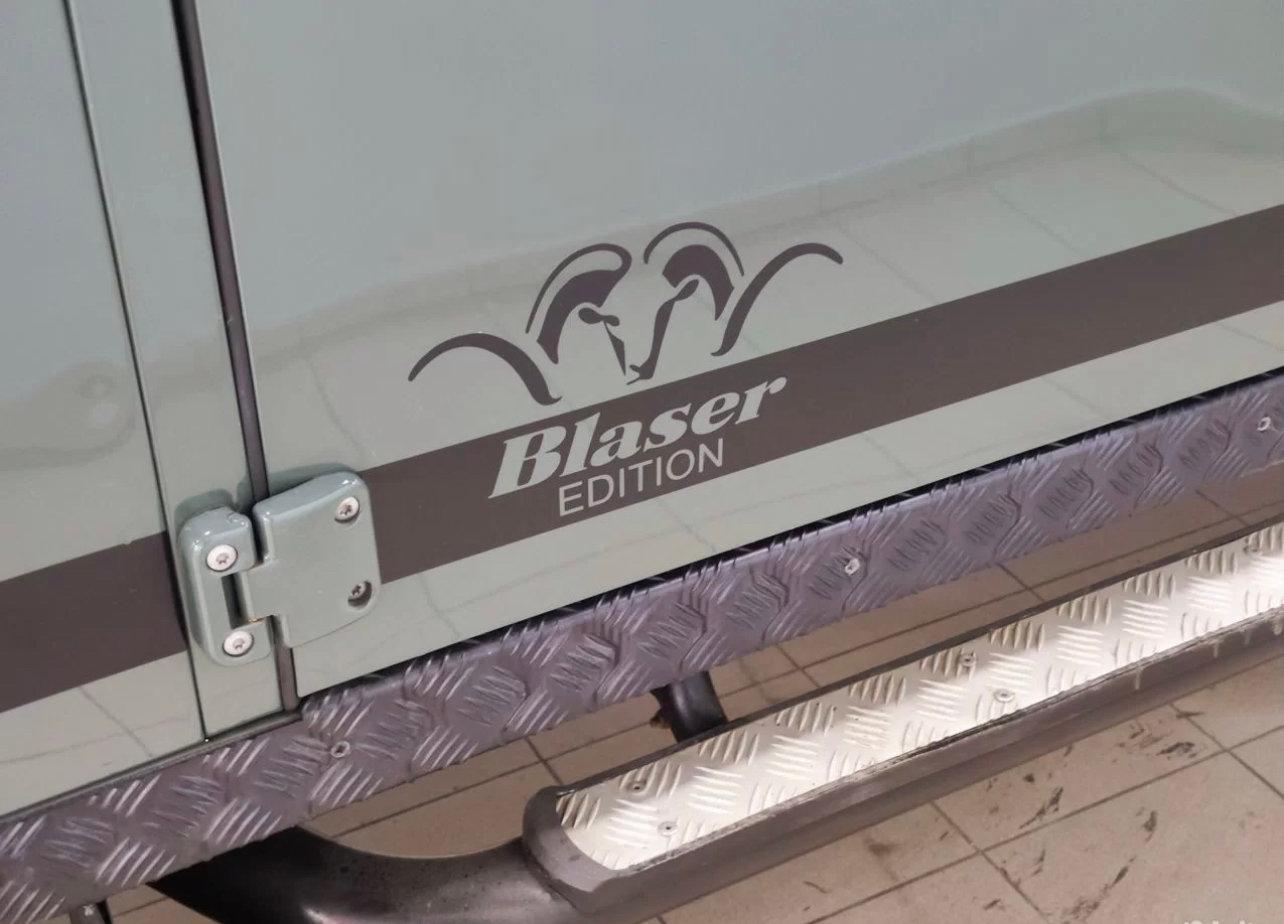 Оригинальная версия Land Rover Defender Blaser Edition, № 25 из 60