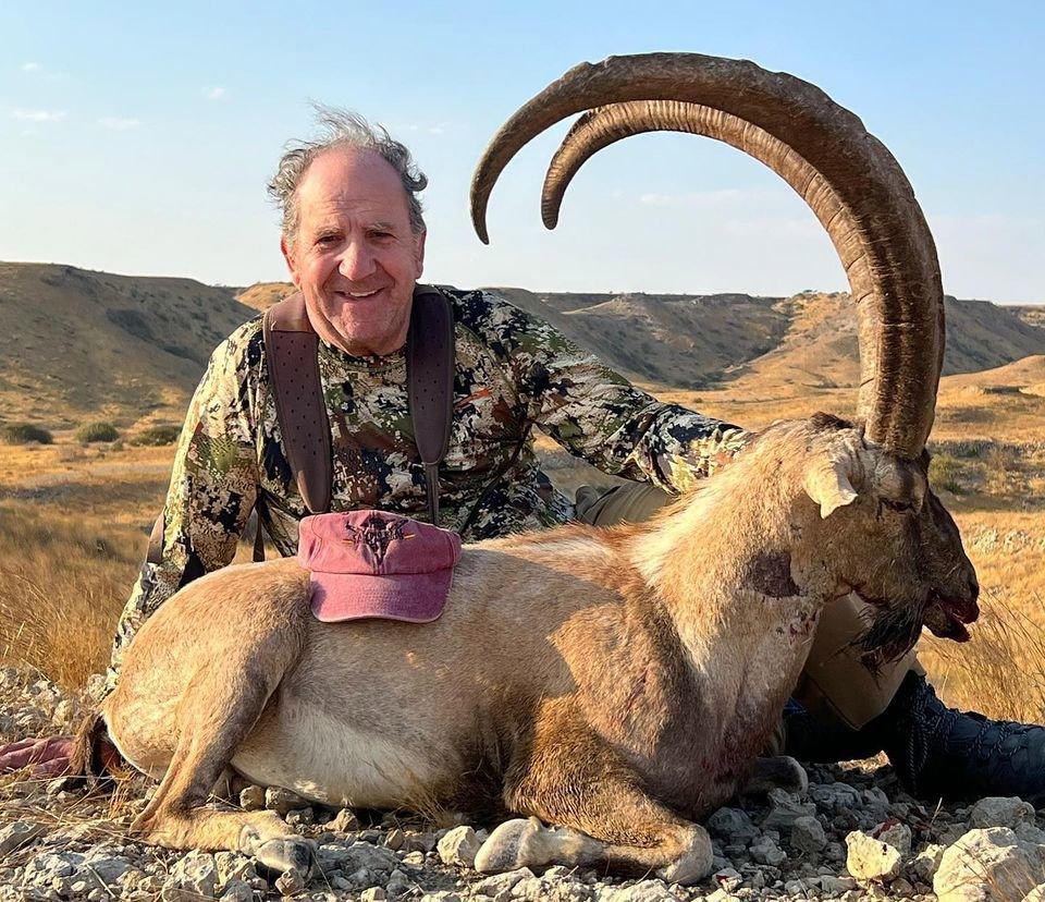 Great start of a new hunt in Pakistan with this beautiful Sindh Ibex on the salt!