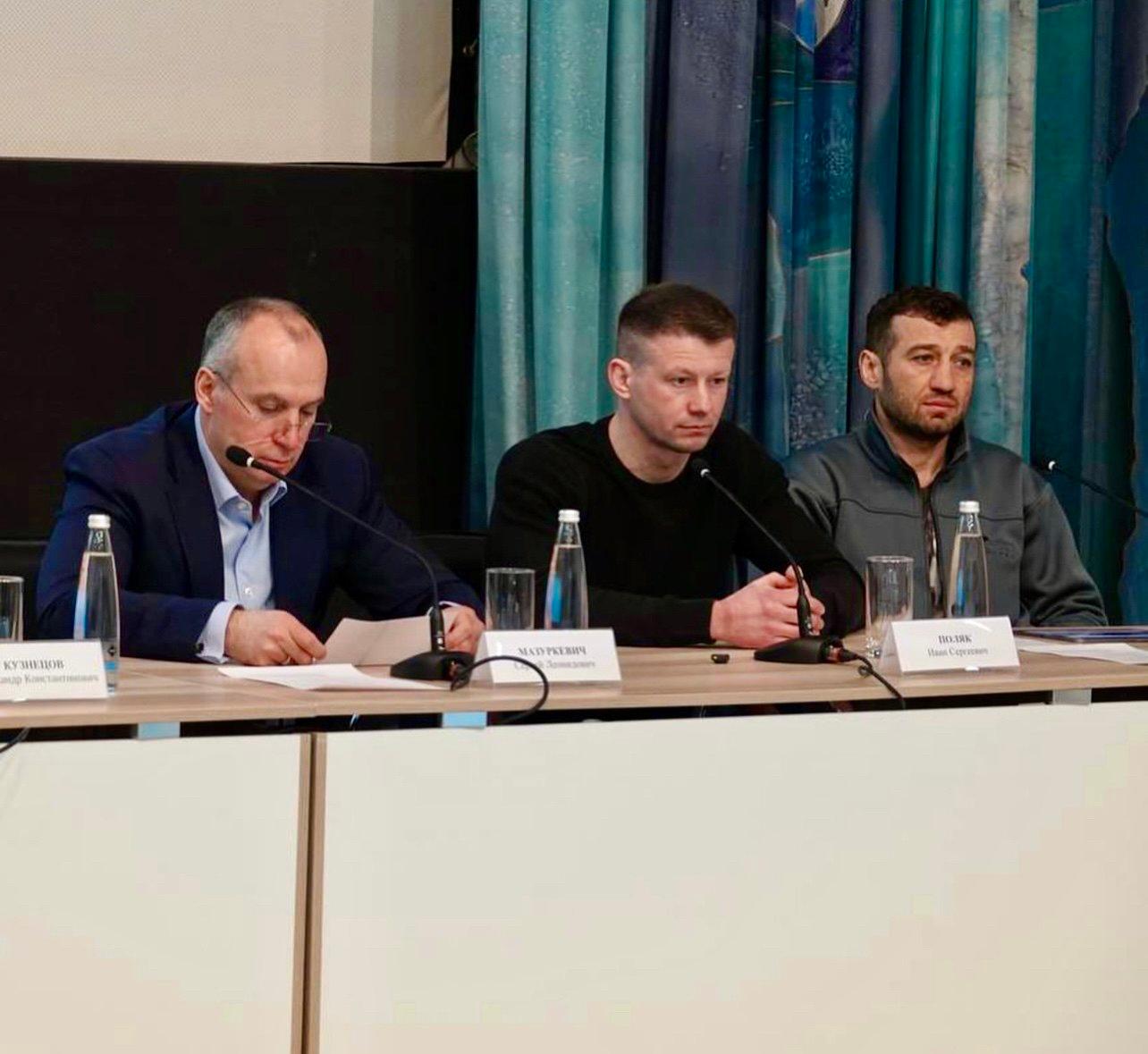 Охотники Урала и Беларуси поделились опытом контроля популяции волков.