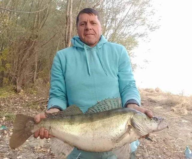 Azi, șalău de 5,5 kg, 70 cm